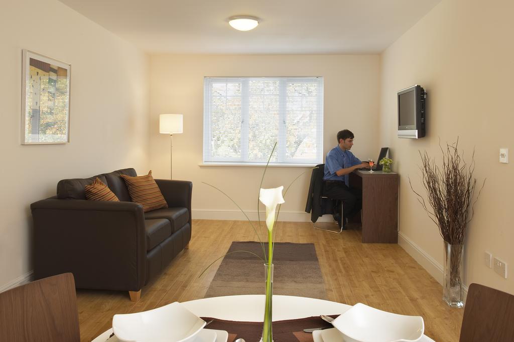 Appartement Saco Farnborough à Farnborough  Extérieur photo
