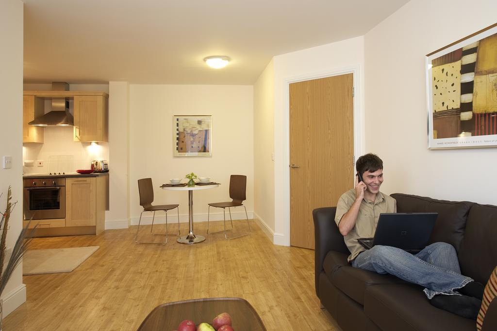 Appartement Saco Farnborough à Farnborough  Extérieur photo